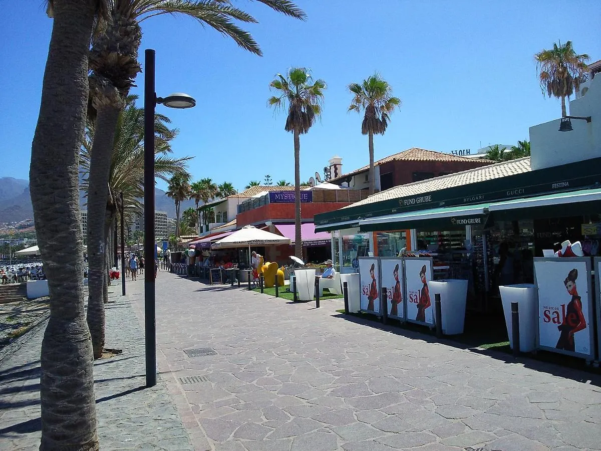 Casa Palmera 3 Only 150 Metres To The Beach, Heated Pool, Wifi, Sat-Tv, Balcony Arona
