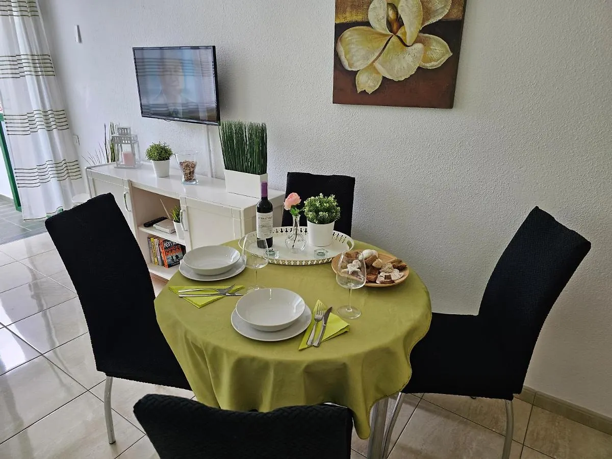 Casa Palmera 3 Only 150 Metres To The Beach, Heated Pool, Wifi, Sat-Tv, Balcony Arona  Apartment