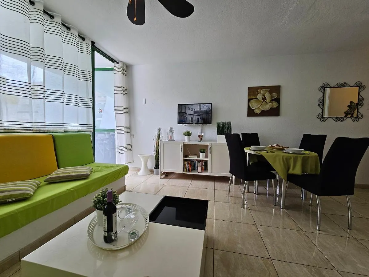 Casa Palmera 3 Only 150 Metres To The Beach, Heated Pool, Wifi, Sat-Tv, Balcony Arona  Apartment Arona (Tenerife)